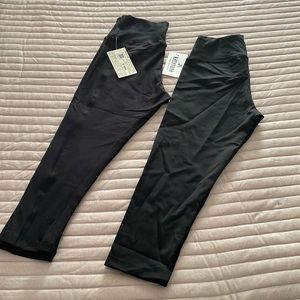 Black capri leggings